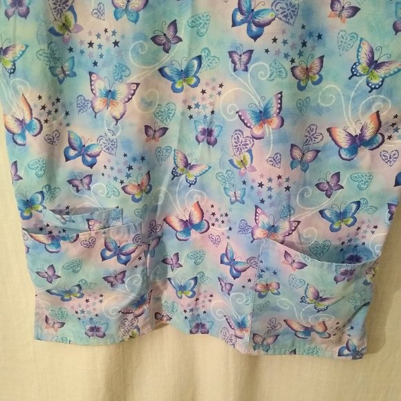 Light Blue Butterflies & Hearts Scrub Top 🦋💜 - Picture 3 of 4